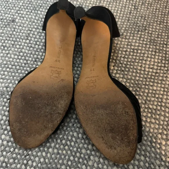 Manolo Blahnik Black Women's Shoes - Picture 2 of 2